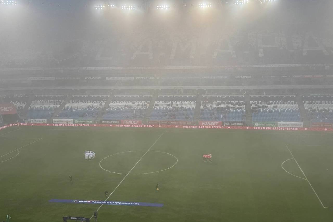 Акрон уступил Пари НН и прервал свою серию без поражений В субботу 29 ноября в Самаре на стадионе Солидарность Арена тольяттинский Акрон проиграл Пари НН в матче 17 го тура Российской Премьер Лиги Встреча завершилась со счетом 1 2 в пользу нижегородцев Единственный мяч в составе Акрона на счету Артема Дзюбы Это поражение прервало для тольяттинцев шестиматчевую серию без поражений Подпишись на truekpru63 Мы в MAX