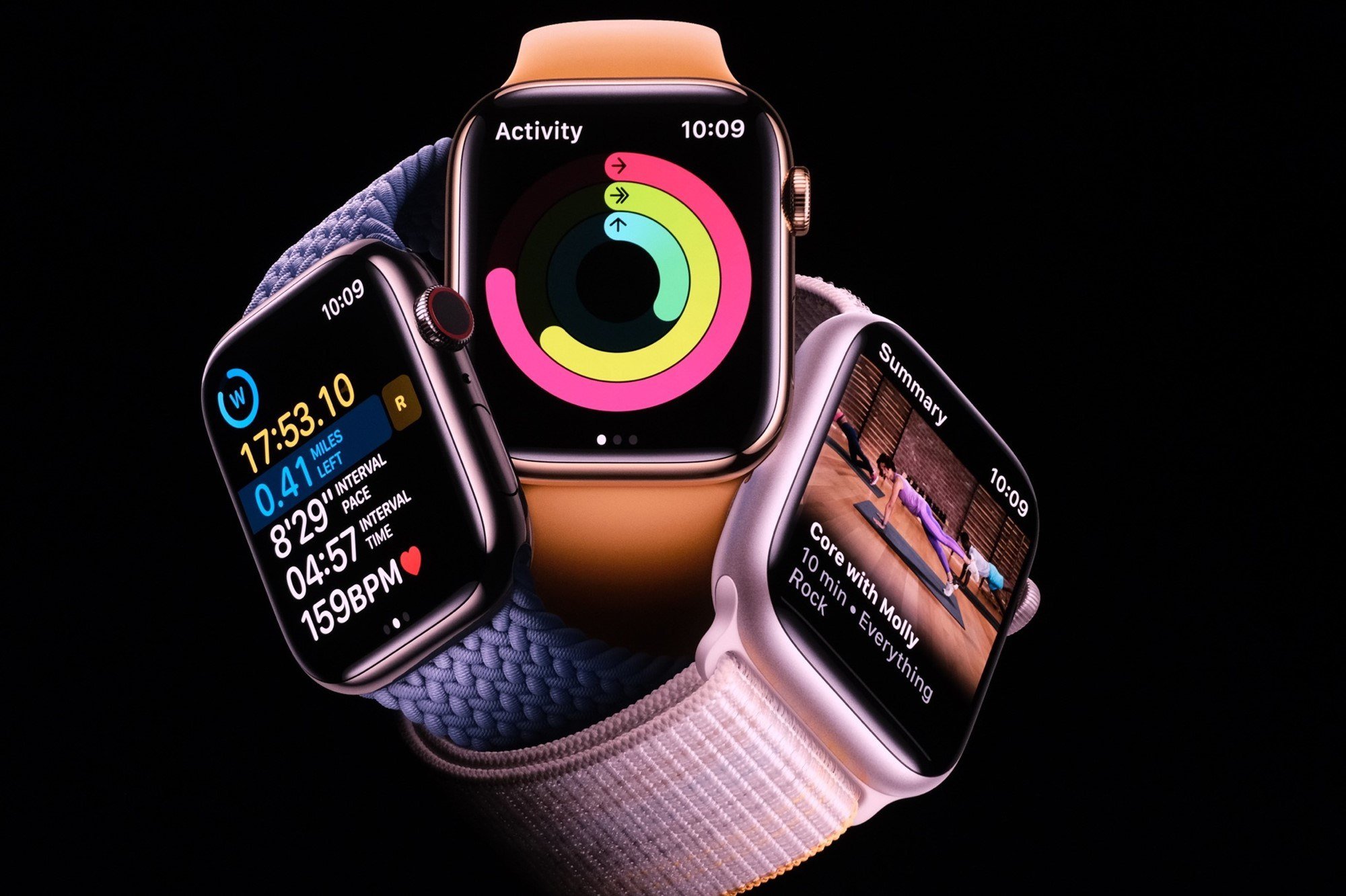 Новая функция мониторинга артериального давления в Apple Watch уже в следующем году!     Компания активно развивает эту функцию, которая может быть доступна уже в 2025 году. Это важное дополнение к медицинским функциям смарт-часов. Вместе с юбилейными моделями Apple Watch Series 10 были планы на релиз в 2024 году, но по каким-то причинам он задерживается. Функция будет предупреждать о предрасположенности к гипертонии, а не давать точные измерения. Первыми устройствами с этой функцией будут Apple Watch Ultra 3 и базовые Series 11 в 2025 году. Компания также работает над мониторингом уровня глюкозы в крови, но пока это нескоро будет готово. Большой брат