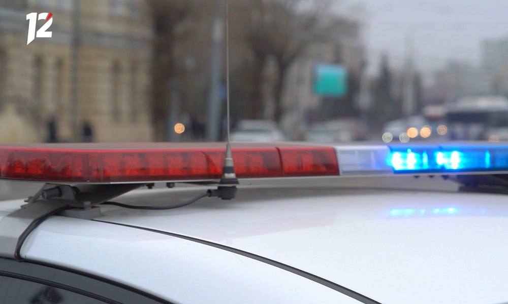 В Омске автоинспекторы выявляют нарушителей с помощью скрытого патрулирования  Сотрудники Госавтоинспекции патрулируют дороги города и области на автомобилях без специальных цветографических схем. Таким способом они фиксируют нарушения ПДД на видео прямо в момент их совершения.  За последнее время инспекторы привлекли к ответственности 15 водителей в Омске и 9 — на загородных трассах. В ГИБДД напоминают, что главная причина соблюдать правила — не страх наказания, а забота о собственной и чужой безопасности.