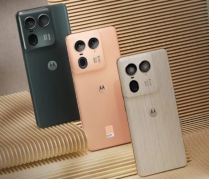 Motorola Edge 70 Ultra получит Snapdragon 8 Gen 5 и 16 ГБ ОЗУ Эван Бласс Авторитетный инсайдер Эван Бласс заявил что в скором времени Motorola представит смартфон Edge 70 Ultra в Китае выйдет под другим наименованием Moto X70 Ultra Это будет первый за несколько лет Ultra фон от Motorola в традиционном форм факторе Последним напомним был Motorola Edge 50 Ultra а вот Edge 60 Ultra производитель выпускать не стал