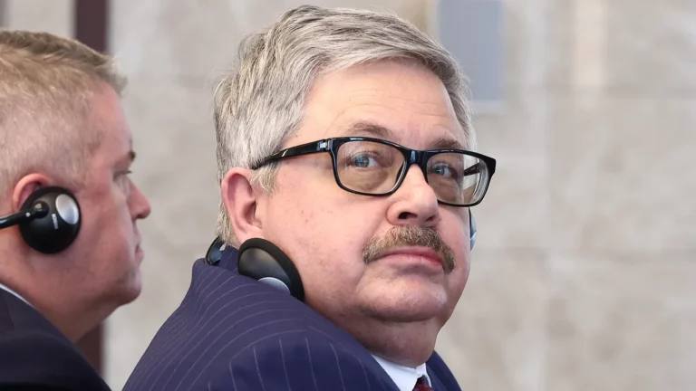 Посол России в Турции Ерхов объявил о завершении своей дипмиссии Российский посол в Турции Алексей Ерхов объявил о завершении своей дипломатической миссии в стране. Об этом он сообщил во время приема в посольстве по случаю Дня России, передает ТАСС. Ерхов уточнил, что работал в республике в общей сложности 14 лет, из них шесть лет в Стамбуле и восемь лет в Анкаре. Он выразил благодарность турецким властям, МИД и гражданам страны за теплый прием и поддержку в период его работы : Валерий Шарифулин / ТАСС