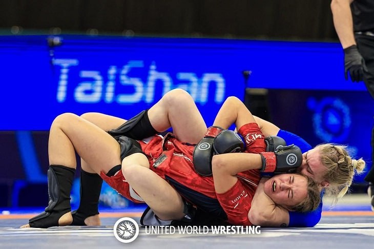 В Сербии накануне 19 октября завершился чемпионат мира по панкратиону В международном турнире в котором приняли участие представители 20 стран из Европы Азии Северной Америки и Африки в весовой категории до 57 кг среди женщин победу одержала волгоградская спортсменка Виктория Дудакова