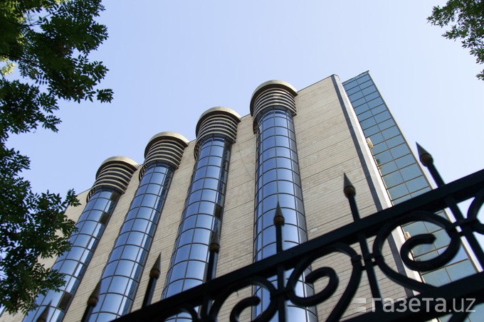 Центробанк Узбекистана решил оставить основную ставку без изменений — на уровне 14%. В мае планируется рост цен на газ и электроэнергию — вторичный эффект этого решения на инфляцию будет учитываться при будущих решениях по ставке, заявил регулятор.