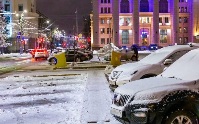 В Челябинске будут на время закрывать автопарковки   Это необходимо для своевременной и качественной уборки снега.