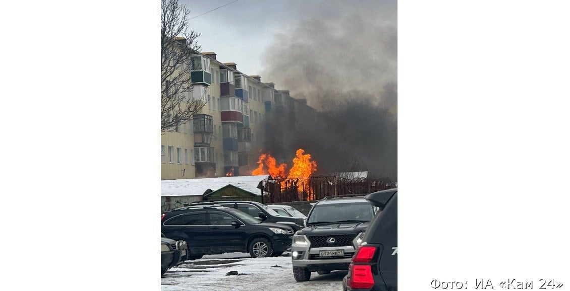 На Камчатке горели гараж и внедорожник Два техногенных пожара зарегистрировали в ГУ МЧС России по Камчатскому краю за последние сутки. Оба произоршли в краевой столице.   Нажмите для подробностей -