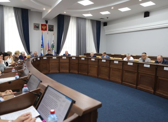 В Иркутске проводят подготовку к отопительному сезону 2025-2026 годов Власти города обсудили выполнение мероприятий на совещании Читать подробнее на сайте...