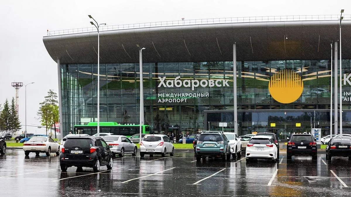 Новый бесконтактный отель строят рестораторы в аэропорту Хабаровска Мария Ракуса совладелец холдинга Rakusa Group сообщила что работает над открытием нового отеля в международном аэропорту Хабаровска Он будет бесконтактным без взаимодействия с администратором чтобы люди могли быстро вселиться Открытие запланировано в мае Прочитать статью полностью Подписаться на DVHAB   Написать в DVHAB