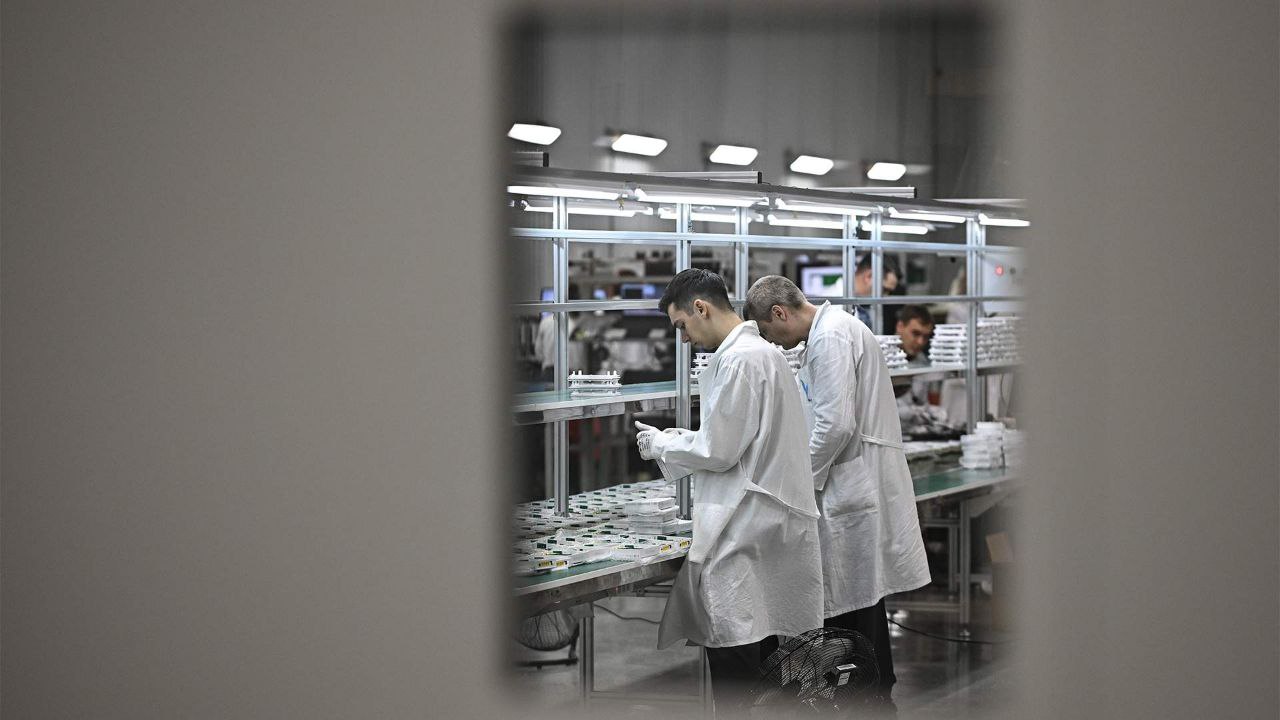 Федеральный Фонд развития промышленности ФРП оказал финансовую поддержку 2 080 промышленных проектов в 79 регионах России заявил директор ФРП Роман Петруца Совокупная сумма льготного финансирования уже превысила отметку в 700 млрд рублей