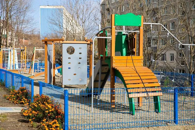 16 скверов планируют благоустроить ТОСы Владивостока в этом году Во Владивосток в этом году ТОСы планируют реализовать масштабные проекты по благоустройству В их числе создание и обновление 16 скверов Средства на эти цели будут выделены правительством Приморского края в случае победы инициатив в конкурсном отборе Всего от города на конкурс подано 98 заявок Каждый проект разработан жителями с учётом реальных потребностей конкретных территорий что делает инициативы максимально практичными и востребованными   Подробнее в материале на сайте газеты В Присоединяйтесь к нашему каналу в Max   ГАЗЕТА ВЛАДИВОСТОК
