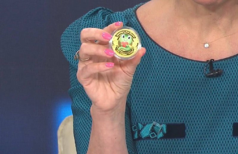 В Свердловской области будут вручать пластиковую медаль за рождение ребенка Чтобы собрать всю коллекцию медалей нужно родить четверых детей Такую меру стимулирования рождаемости анонсировала глава местного Минздрава Татьяна Савинова veraafanasyeva