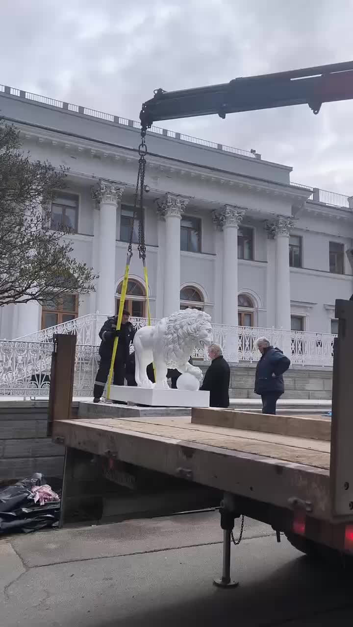 Скульптуры львов восстановлены и возвращены в ЦПКиО на Елагином острове