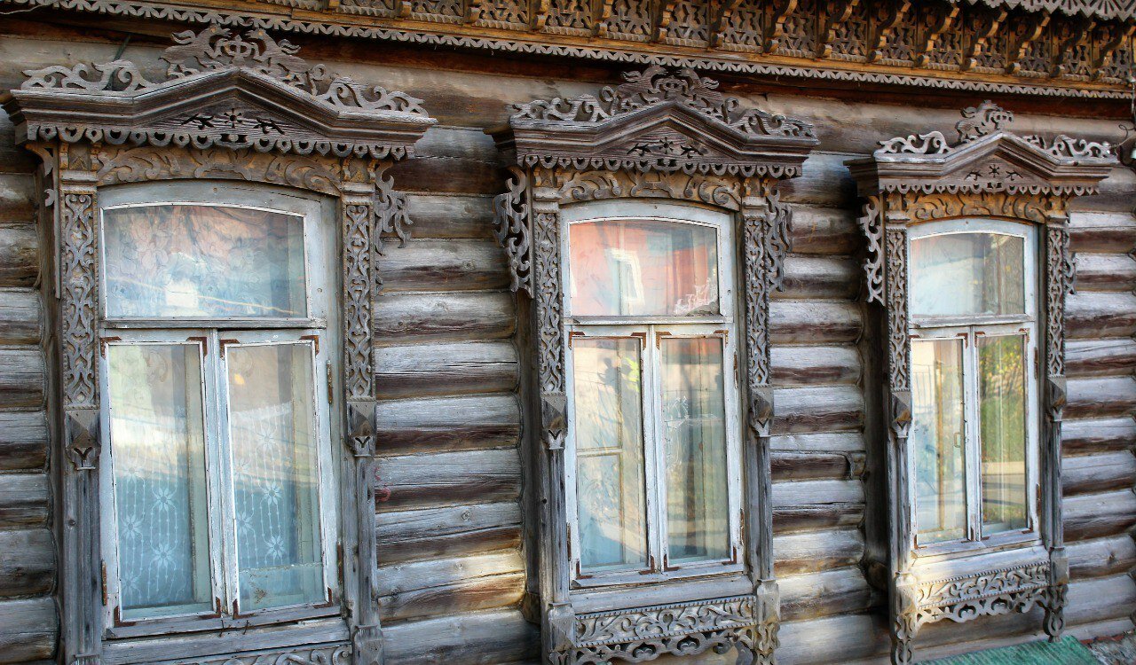 Дом памятник отдадут краеведам Городские власти Калуги выкупят разрушающийся дом 20 на улице Никитина известный также как дом Вощина и выплатят долги умершего владельца здания После этого дом памятник отремонтируют и передадут Всероссийскому обществу охраны памятников истории и культуры Чтобы там был офис у наших краеведов чтобы они обсуждали поведение городских властей в объекте культурного наследия сообщил глава Калуги Дмитрий Денисов Пять лет назад Дмитрий Денисов объявил о том что дом Вощина возможно станет штаб квартирой фестиваля восстановления городской среды Том Сойер фест Но штаб квартирой он так и не стал