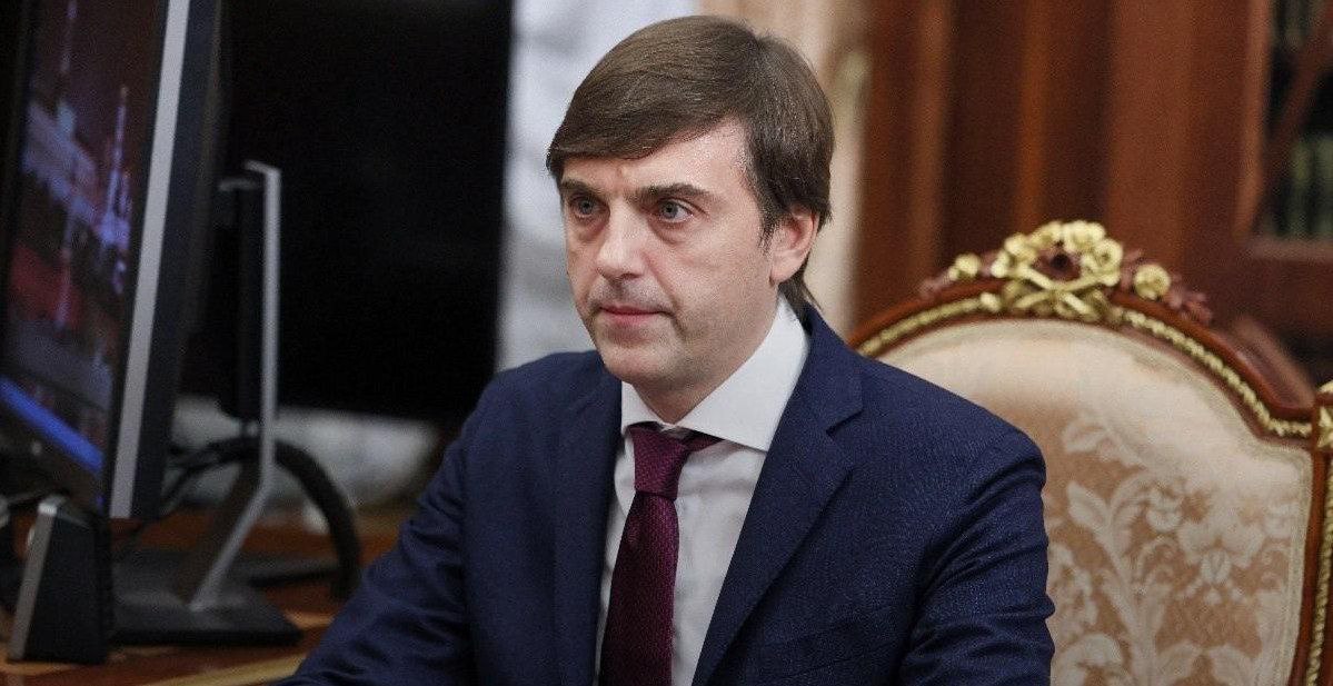 Министр просвещения России сообщил, что уже со следующего учебного года в школьных учебниках по истории может появиться новый раздел, посвященный СВО. Russia News — подпишись