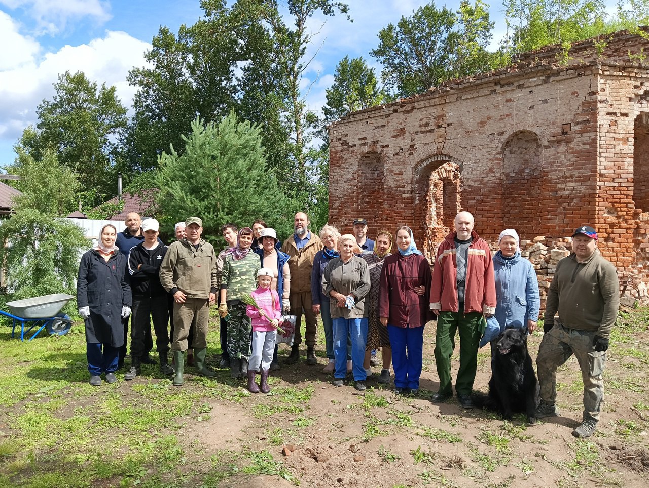 Благое дело! В селе Ильинское возобновились работы по сохранению старинного храма. В канун празднования Владимирской иконы Божией Матери, в селе Ильинское Череповецкого муниципального района возобновились работы добровольческого отряда «Возрождение» по сохранению старинного Владимирского храма. Связаться с Вологодским Городовым или предложить новость: