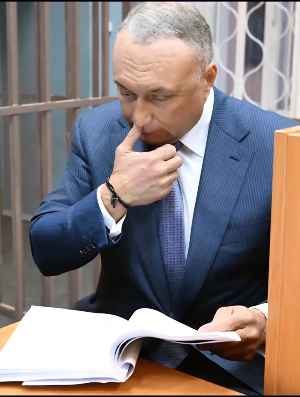 Диме Савельеву дали 10 лет колонии строгого режима за подготовку к организации убийства Об этом сообщило ТАСС Сик транзит глория мунди