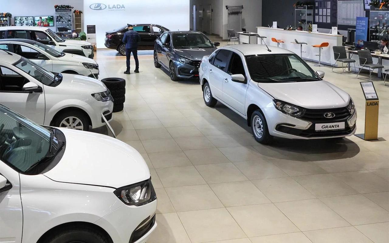 Вот как утильсбор отразится на продажах Lada Ответ главы АвтоВАЗа Новая методика расчета утильсбора практически не повлияет на объемы продаж автомобилей Lada заявил глава АвтоВАЗа Максим Соколов Эта норма распространяется на автомобили мощностью свыше 160 л с то есть на те сегменты в которых АвтоВАЗ пока еще не присутствует Поэтому разрыв между самым мощным нашим автомобилем нашим двигателем 122 лошадиных силы и 160 настолько велик что влияние будет практически нейтральным сказал он