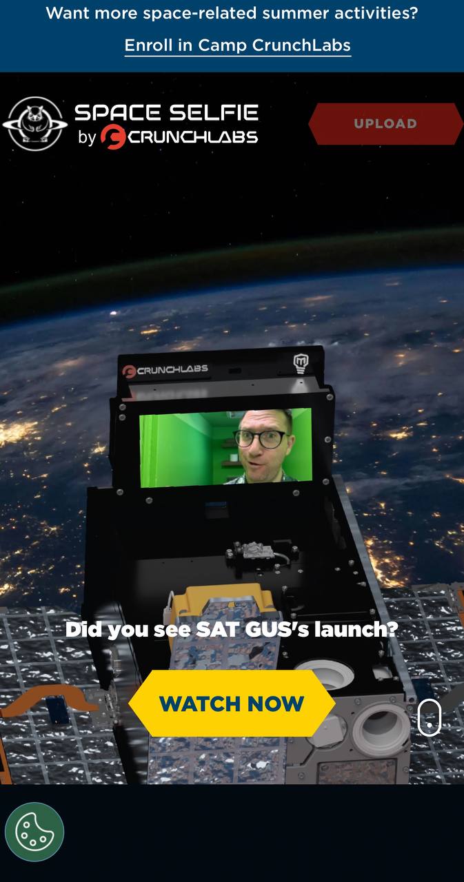 Марк Робер, бывший инженер NASA, сделал невозможное — теперь можно бесплатно получить селфи из космоса. Всё просто: спутник с выдвижным Pixel летает над Землёй, показывает на экране ваше изображение и фоткает с орбиты. Контент — прям из стратосферы. Видос — тут Подписаться Дать буст