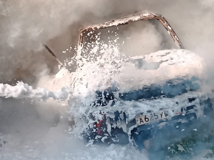 В Тигиле дотла сгорела «Toyota RAV4»  Никто из людей не пострадал  Огонь уничтожил автомобиль «Toyota RAV4» в райцентре Тигиль на Камчатке. Подробности по ссылке:
