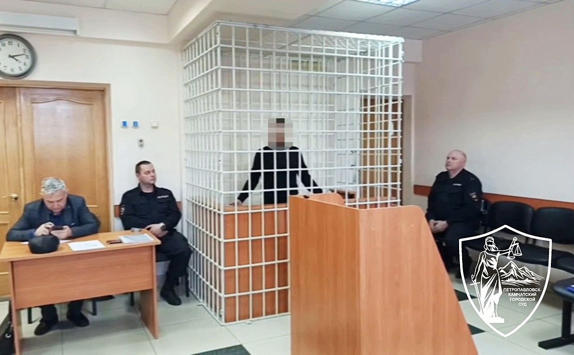 Валерию Трофимову добавили срок Он проведёт в колонии строгого режима 11 лет Валерию Трофимову застрелившему гендиректора гостиничного комплекса Петропавловск добавили два года к ранее назначенному сроку по представлению прокуратуры региона Такое решение суд принял посчитав отягчающим вину что преступление было совершено с использованием оружия передаёт ИА Камчатское время Подробности по ссылке   kamtime ru article 8f846bf6 536c 4465 8b70 fbb5daeb674d