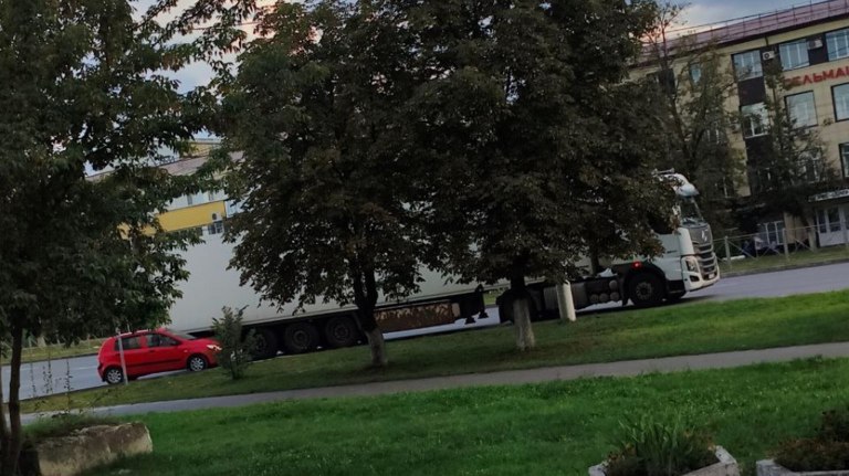 В Брянске легковушка врезалась в грузовик guberniya tv proisshestviya 314314 Официальных сведений об аварии на данный момент нет ƃℾ подписаться прислать новость