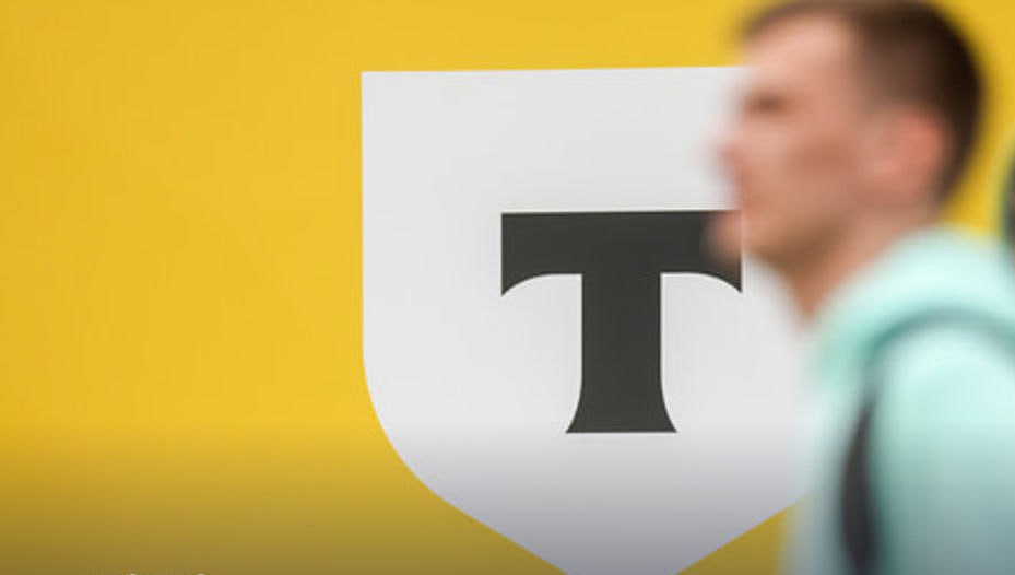 Группа Т Технологии приобрела Московскую школу программистов МШП сообщили Forbes в пресс службе группы Школа стала частью платформы Т Образование Группа намерена масштабировать инфраструктуру школы при помощи ресурсов Т Технологий а также открыть в крупнейших городах России новые очные учебные центры для школьников Преподаватели и экспертный состав МШП будет полностью сохранен уточнили в Т Технологиях Московская школа программистов обучает школьников 2 11 классов они ежегодно становятся победителями и призерами олимпиад в России и за рубежом T jkinvest news jkinvest