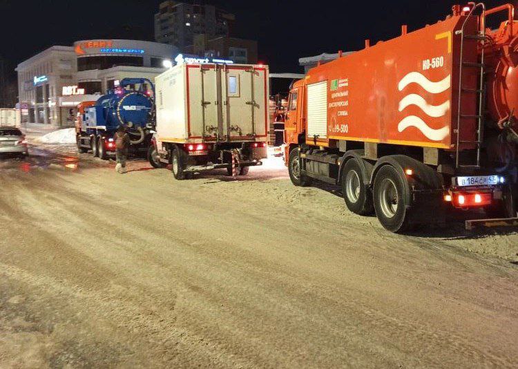 Коммунальщики устраняют аварию на сетях водоснабжения в районе улиц Милицейской и Ленина Перечень домов которые будут отключены от водоснабжения и сроки устранения аварии станут известны позже сообщили в горадминистрации