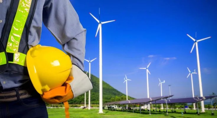 Узбекистан к 2030 году планирует довести долю ВИЭ до 54 Минэнерго Узбекистана сообщило о расширении генерации из возобновляемых источников энергии В стране введены в эксплуатацию 13 солнечных и пять ветровых электростанций суммарной мощностью 4 782 МВт С начала года они произвели 9 7 млрд кВтч зелёной электроэнергии С учётом ГЭС выработка достигла 15 7 млрд кВтч доля чистой энергии поднялась до 23 По данным ведомства использование ВИЭ позволило сэкономить 2 867 млрд куб м природного газа и избежать выброса 4 2 млн тонн загрязняющих веществ К 2030 году планируется увеличение доли возобновляемых источников в энергобалансе до 54 Узбекистан