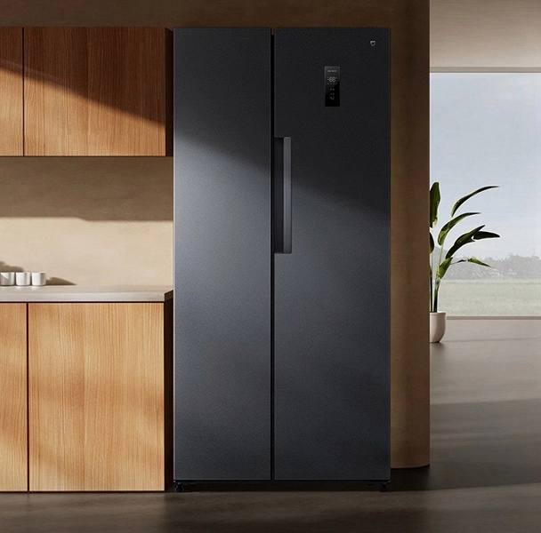 XIAOMI представила гигантский холодильник за 21 тысячу рублей. Xiaomi Mijia Refrigerator Double Door 550L получил емкость 550 л, включая 332 л холодильного пространства и 218 л морозильного пространства. Он также предлагает 4 больших ящика для холодильника и морозильника и 6 независимых мест для больших бутылок. Холодильная камера холодильника оснащена антибактериальным и удаляющим запах модулем с ионами серебра, который, как заявляет производитель, имеет антибактериальный уровень 99,99% и уровень удаления запаха более 90%. Стартовая цена предзаказов - $265.