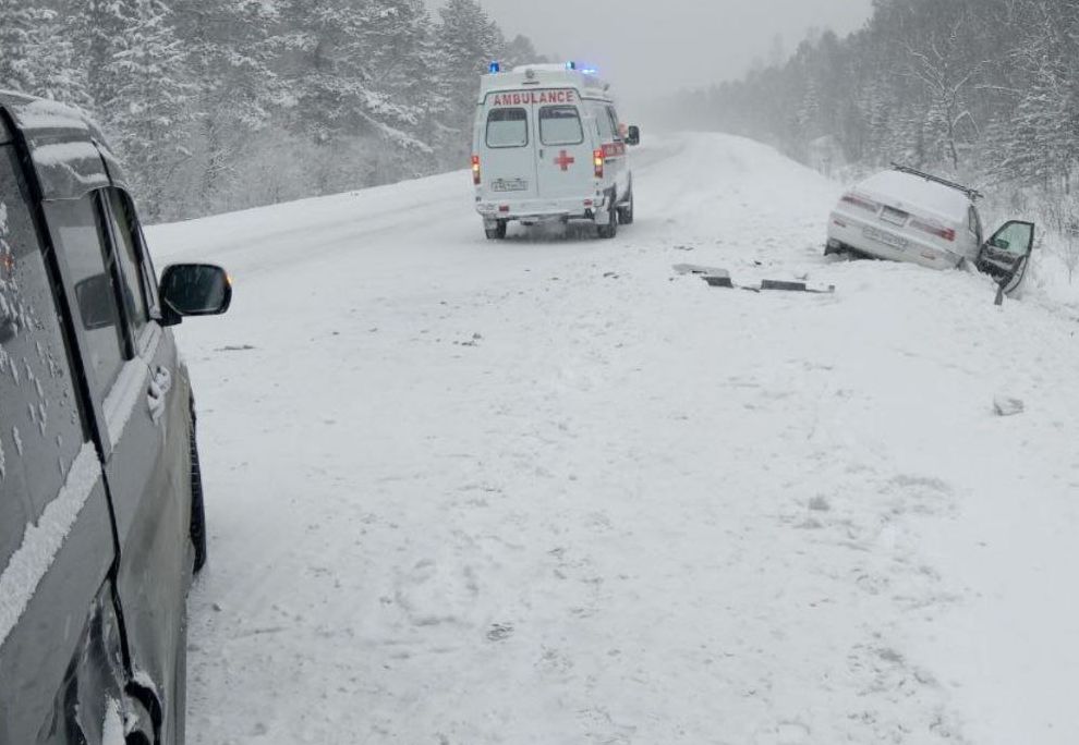 В Бурятии неудачный обгон завершился столкновением трех автомобилей Еще одна крупная авария произошла сегодня днем в Кабанском районе Бурятии Она случилась на 211 м км федеральной трассы Байкал Бурятия Подробности в Номер один Сообщить нам свою новость можно по кнопке Письмо в редакцию