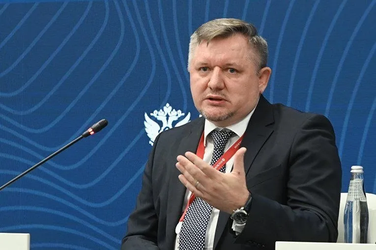 Зампред Верховного Суда Юрий Иваненко ушел в отставку Высшая квалификационная коллегия судей приняла отставку заместителя председателя Верховного суда России председателя Судебной коллегии по экономическим спорам Юрия Иваненко Юрий Иваненко подал заявление об освобождении от должности по собственному желанию Юрий Иваненко работает в российской судебной системе с 1992 года В 2015 году он был назначен судьей Верховного суда с октября 2020 года занимал должность председателя третьего судебного состава Экономколлегии ВС С 2024 работал зампредом ВС Анонимный Молотников Читайте нас в MAX