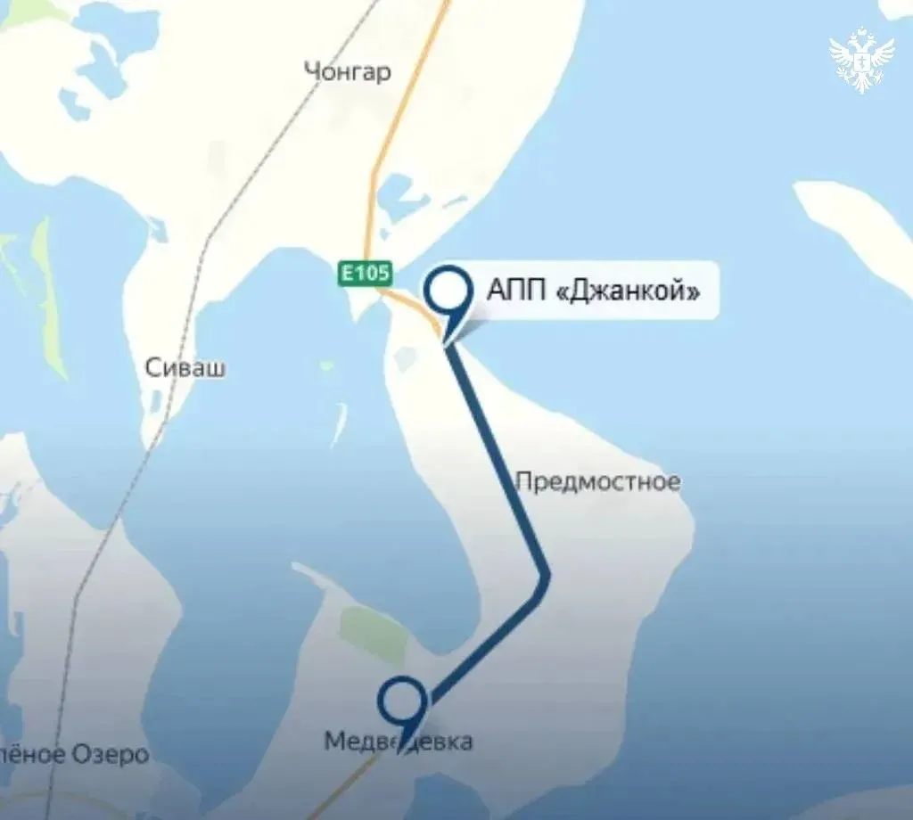 На участке Джанкой Медведевка начали ремонт трассы Новороссия Специалисты компании ВАД приступили к капитальному ремонту федеральной трассы Р 280 Новороссия в Республике Крым Работы идут на отрезке от КПП Джанкой до села Медведевка Дорогу расширят с двух до четырех полос Появится разделительная полоса и барьерное ограждение Ремонт ведут без полного перекрытия движения сначала построят две новые полосы пустят по ним транспорт затем модернизируют основную трассу Участок войдет в проект Азовское кольцо Завершить работы планируют в 2027 году Трасса обеспечивает выход к портам Черного и Азовского морей Сайт ВК ОК MAX Администрация Херсонская область VGA Kherson SALDO VGA