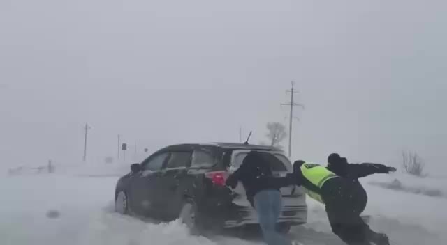 Ограничение движения большегрузов на трассе М3 в Кагульском районе Молдовы