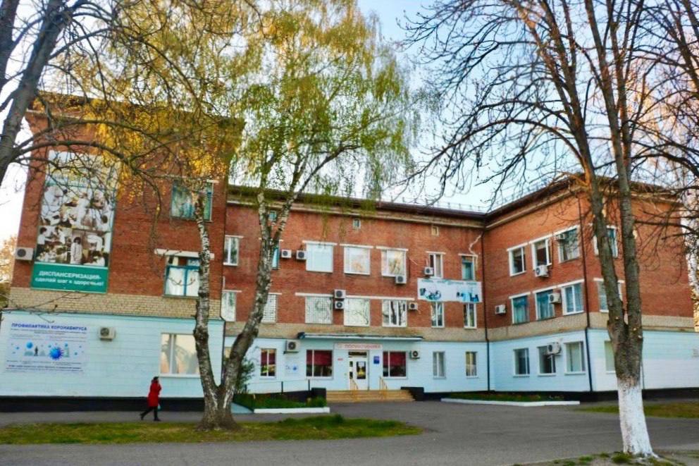 В Тихорецкой ЦРБ пройдет единый краевой открытый прием граждан 1 октября с 17 00 до 19 00 прием будут вести заместитель главного врача по медицинскому обслуживанию населения Инна Петровна Павленко исполняющий обязанности заместителя главного врача по медицинской части Лариса Александровна Бочарова заместитель главного врача по поликлиническому разделу работы Екатерина Викторовна Васина заместитель главного врача по педиатрической помощи Владимир Алексеевич Гордеев заместитель главного врача по акушерству и гинекологии Ирина Игоревна Секунова Место проведения г Тихорецк ул Московская 170 административный корпус 2 этаж Записаться на прием можно по телефону 8 86196 7 51 18