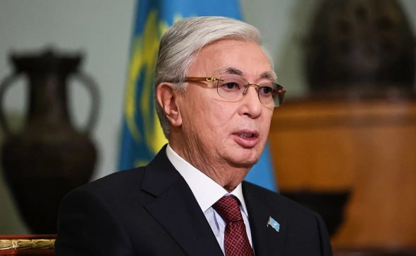 Дональд Трамп пригласил президента Казахстана Касыма Жомарта Токаева войти в состав Совета мира по сектору Газа Об этом Tengrinews сообщил представитель казахстанского лидера Руслан Желдибай Скрывать факт приглашения было бы неправильно казахстанский президент был приглашен одним из первых а Казахстану предложили войти в круг государств учредителей отметил пресс секретарь В ответ глава государства направил письмо в адрес президента США с выражением искренней благодарности и подтверждением согласия войти в состав этого нового объединения Президент подтвердил стремление Казахстана внести посильный вклад в достижение прочного мира на Ближнем Востоке упрочения межгосударственного доверия и глобальной стабильности добавил Желдибай jkinvest news jkinvest