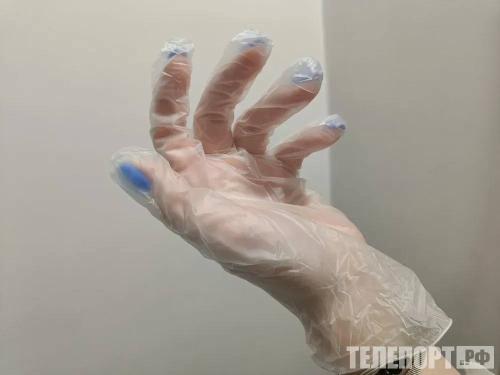 Операции детям с заболеванием глаз успешно проводят врачи в Амурской области врачи Детской областной больницы успешно провели 65 высокотехнологичных операций детям с заболеваниями глаз В 2025 году отделение офтальмологии Детской областной больницы начало оказывать высокотехнологичную медицинскую помощь детям за счет федеральных субсидий С начала года врачи провели 65 операций на глаза у детей с врожденным и паралитическим косоглазием и птозом Число хирургических вмешательств по коррекции косоглазия заметно возросло Если в 2024 году их было 215 то в 2025 году количество операций достигло 256 Этот рост связан как с увеличением числа пациентов так и с улучшением методов диагностики На данный момент все нуждающиеся в оперативном лечении дети получают помощь своевременно и в отделении больше нет пациентов ожидающих операции Подробности