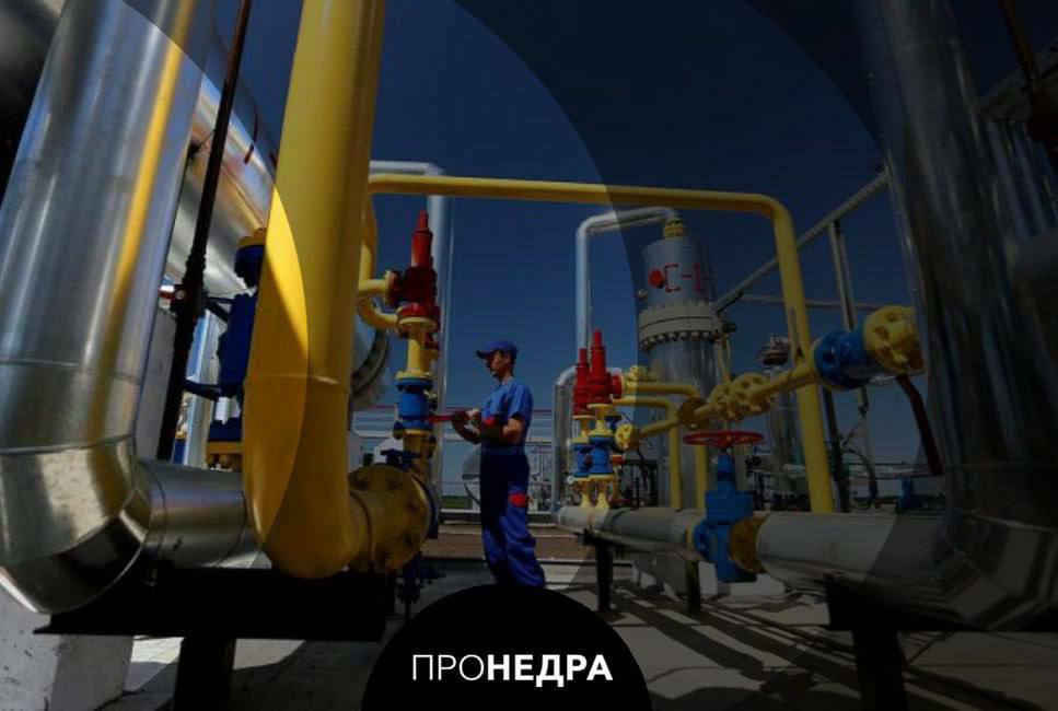Украина обновила майский антирекорд по остатку газа в хранилищах  Запасы газа в подземных хранилищах Украины достигли минимума за последние 12 лет, побив предыдущий антирекорд, установленный в мае этого года.  В мае сообщалось, что запасы газа в хранилищах Украины достигли минимума за 11 лет. Как указано на графике на сайте компании, запасы газа на Украине планово колеблются в течение года: к осени растут, а к лету снижаются. При этом в течение всего 2025 года они значительно отстают от минимума за последние 10 лет.    Пронедра/Подписывайся