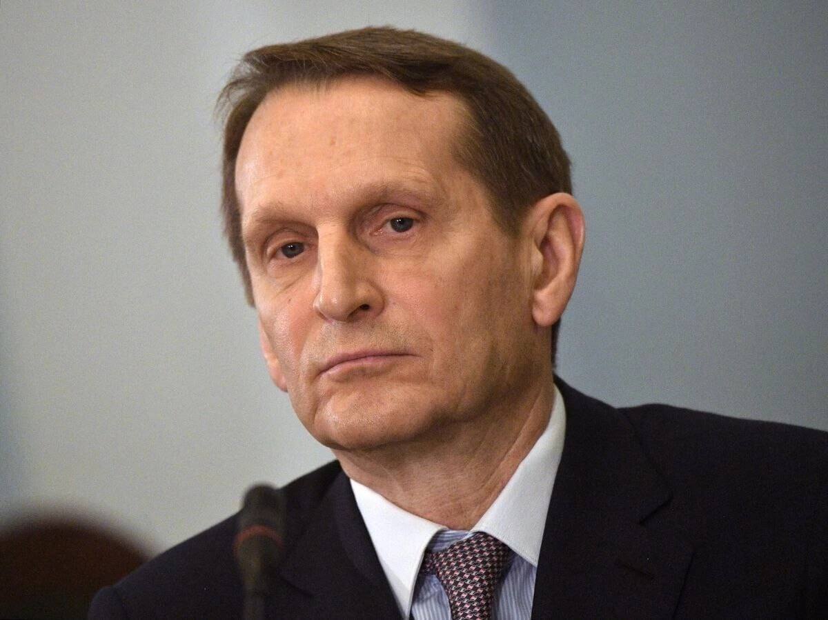 Россия видит, что ее геополитические оппоненты вынашивают мечты и планы о смене госвласти в стране. Как и 100 лет назад, нынешние геополитические оппоненты России вынашивают планы смены власти в стране, заявил директор СВР Нарышкин. По его словам, покинувшие Россию политики мечтают "расчленить" страну при финансовой поддержке Запада.