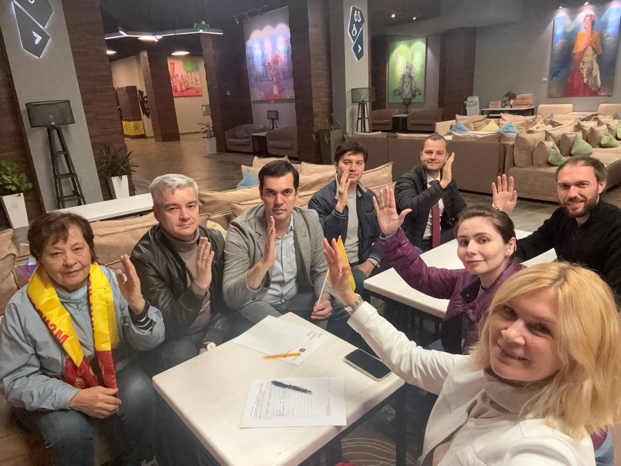 Вчера 28 августа в преддверии Конференции местного отделения Социалистической политической партии СПРАВЕДЛИВАЯ РОССИЯ ПАТРИОТЫ ЗА ПРАВДУ в Северном административном округе города Москвы провели Общее собрание первичного отделения в муниципальном округе Войковский под председательством Андросова Михаила Рассмотрены следующие вопросы 1 О Регламенте Общего собрания первичного отделения 2 О рабочих органах Общего собрания первичного отделения 3 Об отчете Председателя первичного отделения 4 Об избрании делегата Конференции местного отделения Кворум имелся собрание состоялось все вопросы разобраны отчет принят делегат определен СРЗП САО Войковский