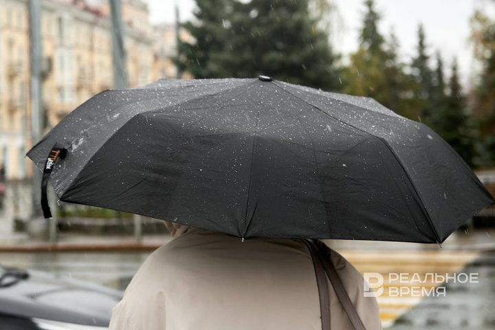 Сегодня в Татарстане ожидается мокрый снег и до 12 градусов Будет облачно Ожидаются небольшие и умеренные местами сильные осадки в виде снега мокрого снега в отдельных районах с дождем Такой прогноз дали в Гидрометцентре республики В отдельных районах метель гололед Ветер восточный юго восточный с переходом на юго западный 7 12 м с порывами 17 22 м с Температура составит от 2 до 7 градусов на юге и востоке от 0 до 3 градусов К вечеру она опустится до 7 12 градусов На дорогах сильная гололедица снежные заносы