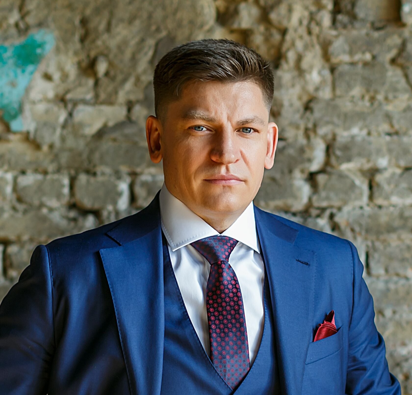 Советник HeadHunter в коме после липосакции Виталий Терентьев впал в кому после липосакции в частной клинике сразу после процедуры у него остановилось дыхание Врачи провели реанимацию мужчину спасли Сейчас он на ИВЛ Прямой эфир Наш MAX