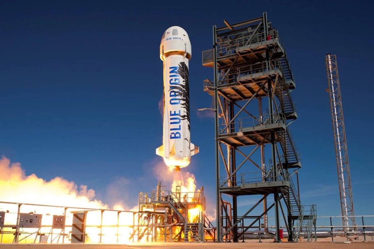 Blue Origin Джеффа Безоса в партнёрстве с Shift4 Payments добавила возможность оплаты космических полётов с помощью криптовалют и стейблкоинов.  Услугами Blue Origin уже воспользовались более 75 туристов, поднявшихся за линию Кармана — международно признанную границу космоса.