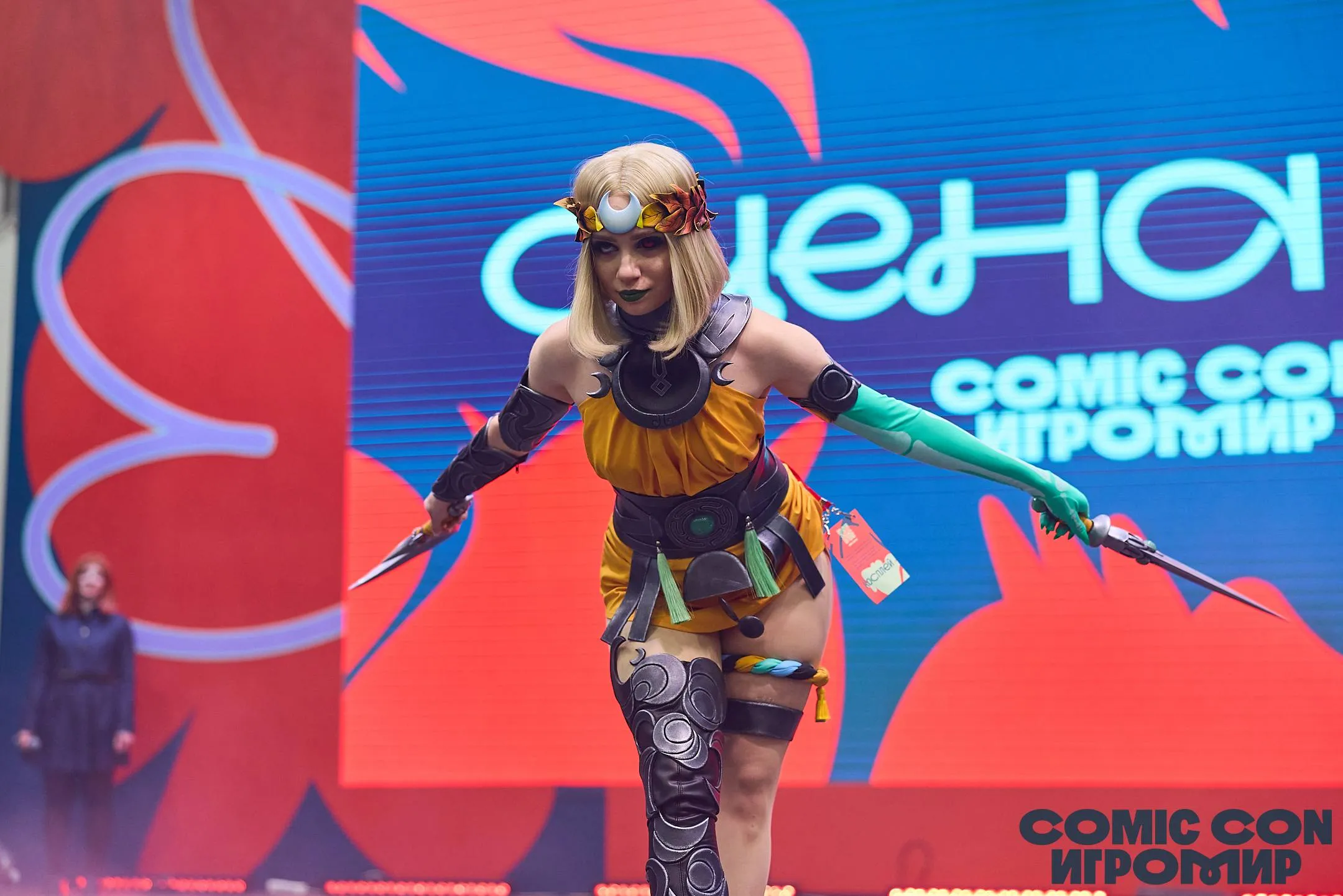 Фестиваль Comic Con Игромир расширили до четырёх дней В 2026 году он пройдёт с 3 по 6 декабря в московском Тимирязев Центре Первый день будет доступен только для владельцев билетов категорий ВИП и Супер ВИП а с 4 по 6 декабря площадка откроется для всех ВИП билеты также дают дополнительные бонусы вроде расширенных автограф сессий отдельной зоны в кинозале мерча и др В программе кино видеоигры комиксы косплей и музыка Запланированы премьеры презентации встречи с гостями включая актёров и режиссёров конкурс косплея и автограф сессии В кинозале пройдут спецпоказы при участии Кинопоиска а на Аллее авторов встречи с художниками и сценаристами под кураторством издательства BUBBLE Comics Также заявлены игровые и инди зоны аниме направление при участии DEEP большая зона настольных игр от Hobby World и премия Канон для индустрии комиксов Каждый день фестиваля завершится музыкальным выступлением Билеты уже в продаже на официальном сайте фестиваля и Яндекс Афише