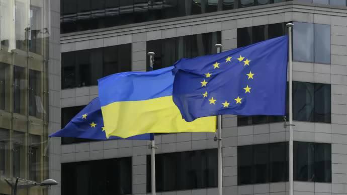 Против торгового соглашения с Украиной выступили Польша, Венгрия, Словакия, Румыния и Болгария, - украинские СМИ со ссылкой на европейских дипломатов, присутствовавших на заседании Совета ЕС по вопросам сельского хозяйства Представители стран считают, что соглашение приведёт к дестабилизации европейского рынка. Рамки нового соглашения обсуждаются в процессе замены торгового безвиза между Украиной и ЕС, который перестал действовать 5 июня. И это информация с украинского источника. Хохол, полож каву на место! Мы ВКонтакте: Голосовать