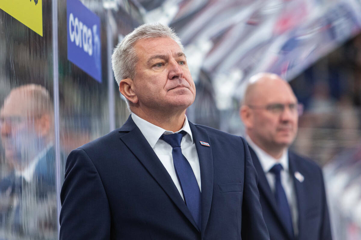 Олег Браташ официально возглавил Адмирал Хоккейный клуб Адмирал официально назначил Олега Браташа новым главным тренером команды Соглашение со специалистом подписано до конца сезона 2026 2027 Об этом сообщает пресс служба дальневосточного клуба Браташ в игровой карьере выступал на позиции вратаря становился чемпионом СССР и России признавался лучшим вратарем сезона и участвовал в престижных международных матчах включая Суперсерию 1990 Читать полностью