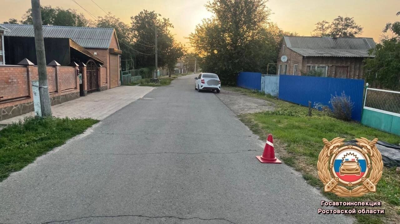 В станице Егорлыкской трехлетний ребенок попал в больницу после аварии. ДТП случилось вечером 12 июля в Егорлыкском районе. 22-летний парень за рулем LADA Granta ехал по улице Луначарского. Внезапно на проезжую часть выбежал ребенок. Водитель легковушки не успел вовремя остановить машину и на полном ходу сбил несовершеннолетнего. Ребёнка с травмами доставили в больницу. Подписаться Прислать нам новость