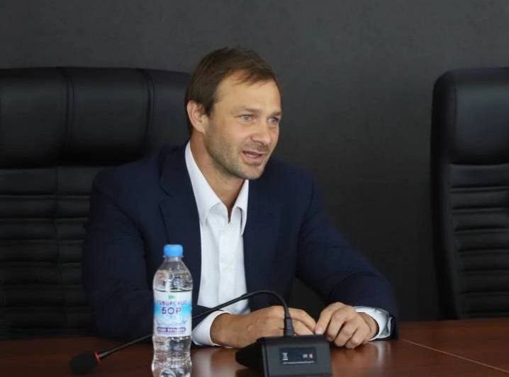 Сычев покинул пост президента омского футбольного клуба «Иртыш» Президент омского футбольного клуба «Иртыш» Дмитрий Сычев покидает свой пост. Об этом он рассказал в соцсетях. Сычев был президентом ФК с января 2024 года. Ранее Сычев выступал за «Иртыш», «Спартак», «Локомотив» и «Олимпик» Марсель . В составе сборной России в 2008 году стал бронзовым призером чемпионата Европы.