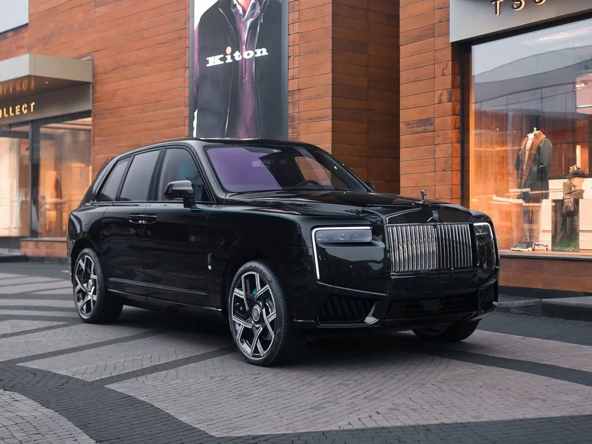 В 2025 году россияне скупили рекордные 225 люксовых автомобилей Rolls Royce Это максимум с начала СВО и второй результат за последние 15 лет следует из данных Автостата Чаще всего россияне выбирают электрокар Spectre по цене от 52 млн рублей и внедорожник Cullinan за 60 млн рублей banki oil