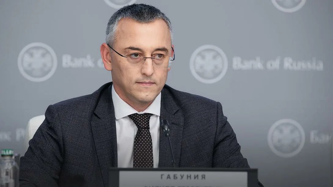 Зампред ЦБ Габуния: Запуск круглосуточных биржевых торгов пока остается далекой перспективой — Интерфакс "Если будет спрос со стороны инвесторов, что кто-то хочет иметь возможность в три часа ночи поторговать с кем-нибудь, и это будет значимо, модели могут осуществляться такие.... Но сейчас ни биржевая инфраструктура, ни инфраструктура самих участников рынка не готовы к тому, чтобы даже близко какой-то проект 24/7 реализовывать", - заявил Филипп Габуния Читать далее #MOEX