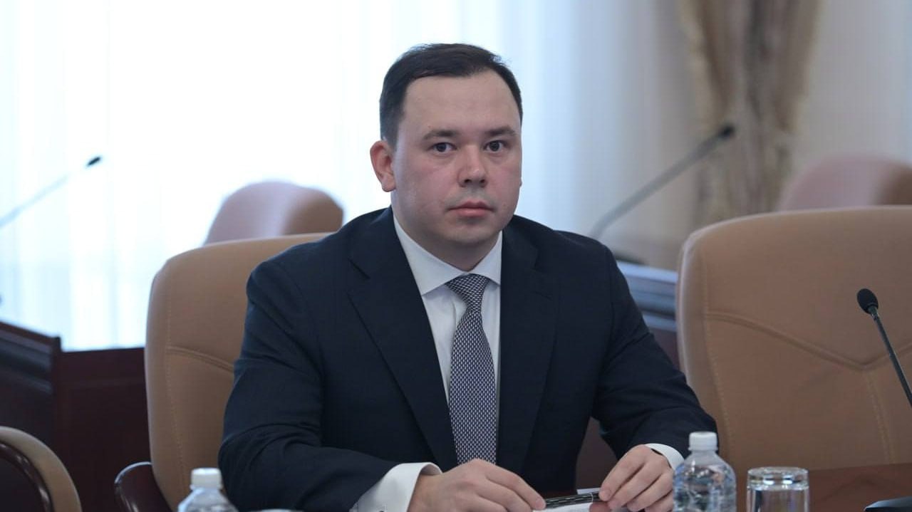 Новому главе минпромторга поставили задачу возродить ХСЗ Министерство промышленности и торговли Хабаровского края возглавил Тимур Саматов Прочитать статью полностью Подписаться на DVHAB   Написать в DVHAB