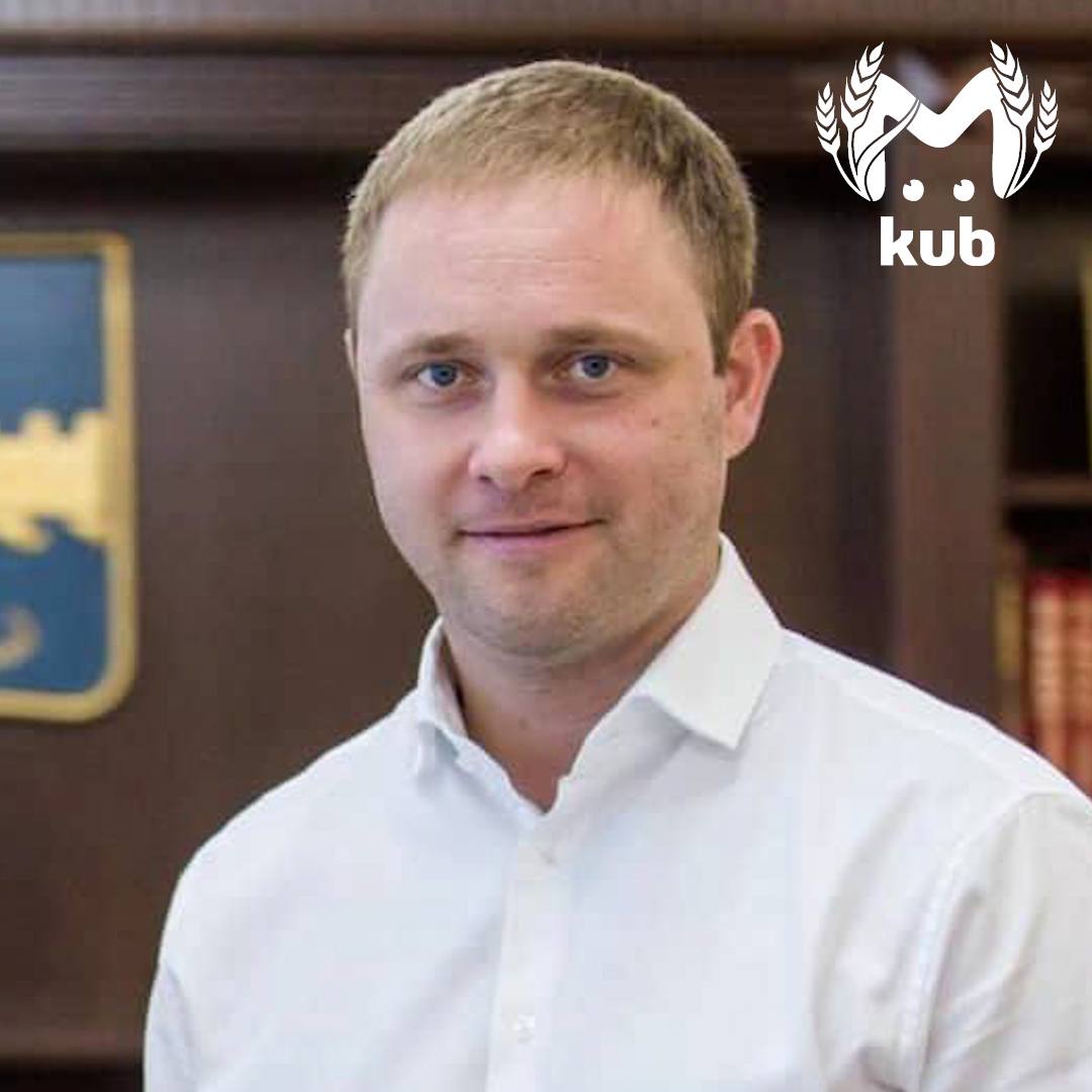 Глава Анапы покидает свой пост по собственному желанию. Предположительно, это не отставка, а повышение. Василий Швец может занять кресло вице-губернатора Краснодарского края. По другой версии, его отправляют на Федеральный уровень.